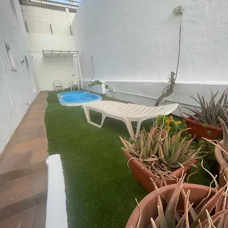 Con Jardin Y Pequena Piscina Privada Refrescarse ゲストハウス