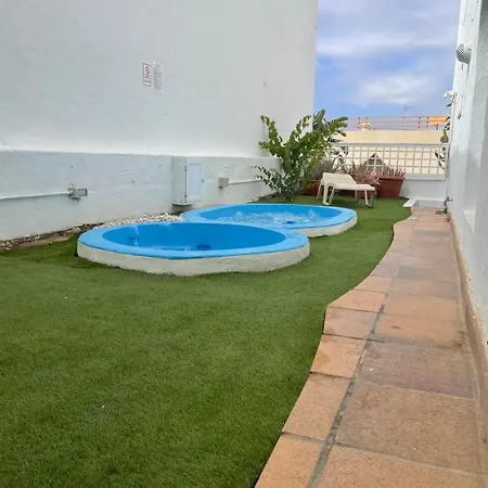 Con Jardin Y Pequena Piscina Privada Refrescarse ゲストハウス