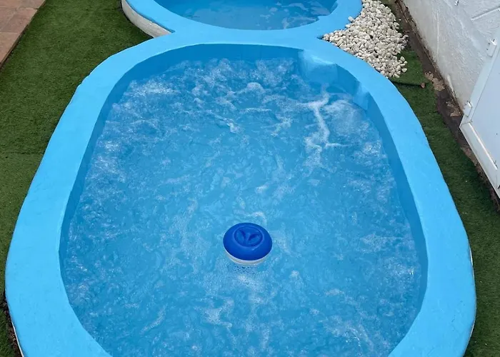 Con Jardin Y Pequena Piscina Privada Refrescarse Гостевой дом 3*