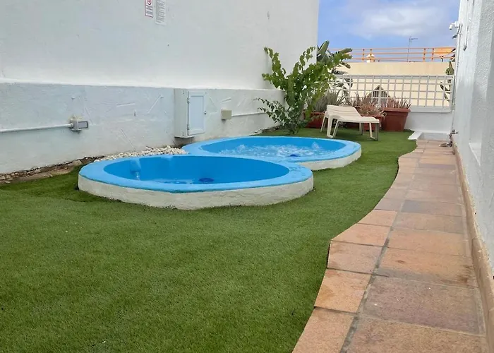 Con Jardin Y Pequena Piscina Privada Refrescarse Гостевой дом
