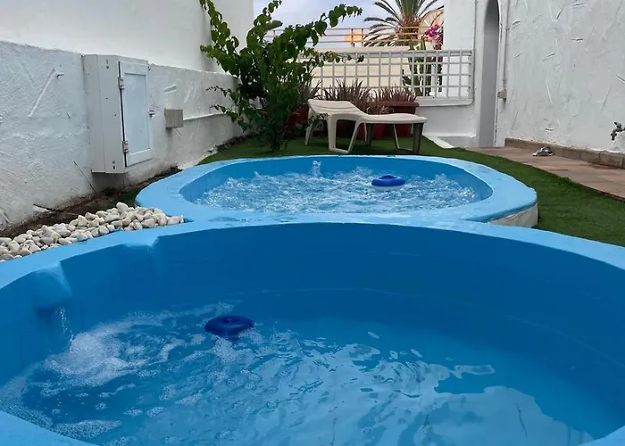 Гостевой дом Con Jardin Y Pequena Piscina Privada Refrescarse Маспаломас