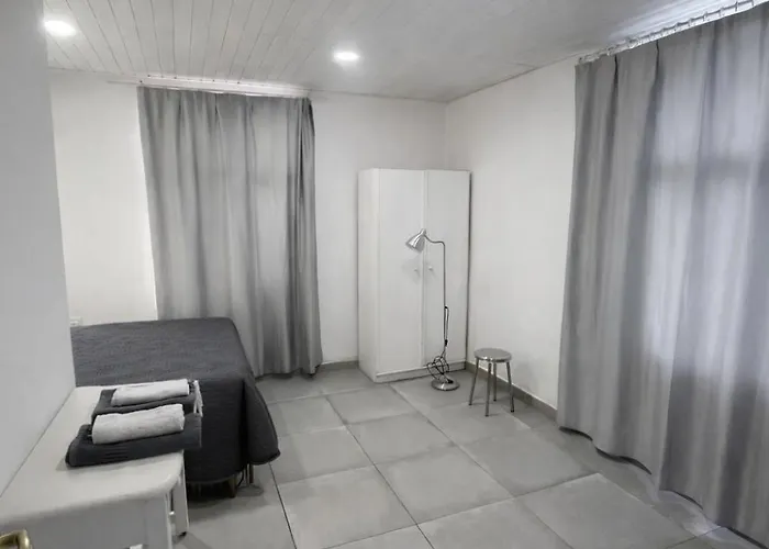 Con Jardin Y Pequena Piscina Privada Refrescarse Гостевой дом 3*